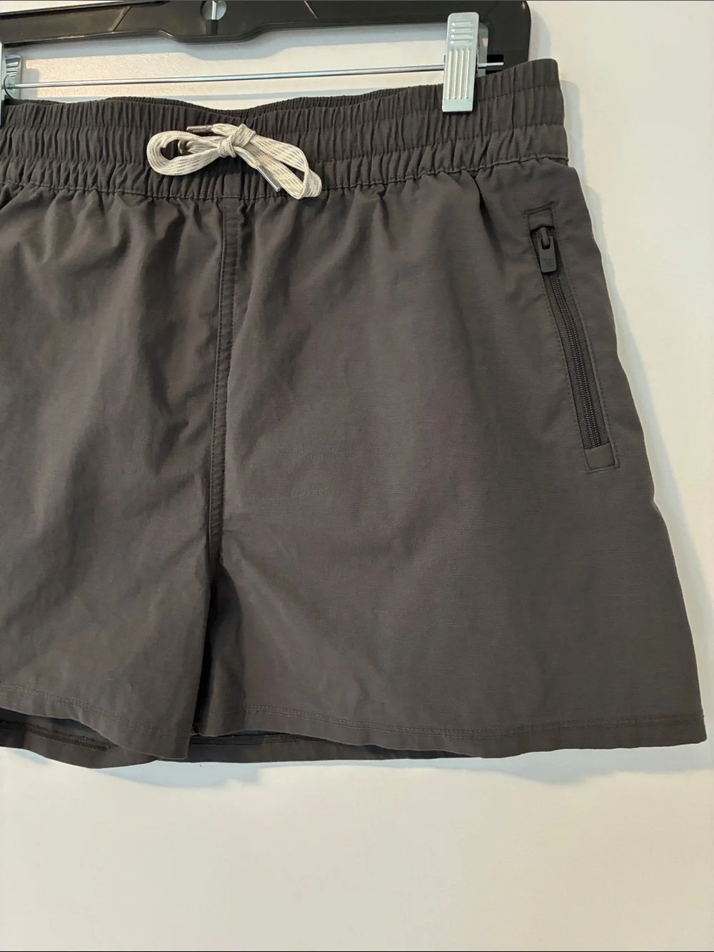 Vuori Birch Shorts Gray
